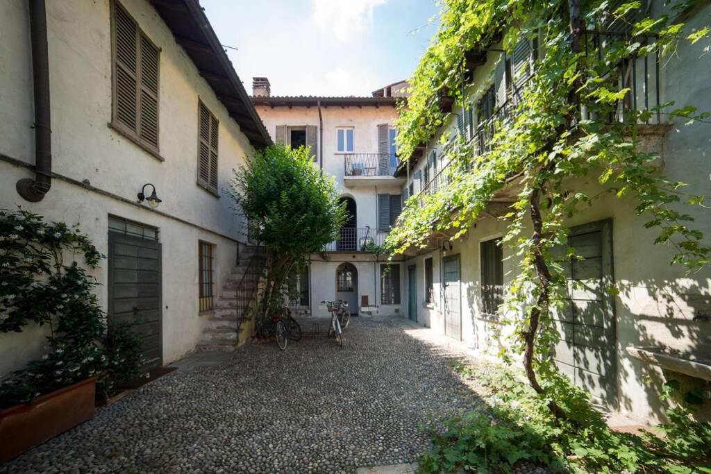 Hbhall Navigli 2 Apartment Milan Bagian luar foto