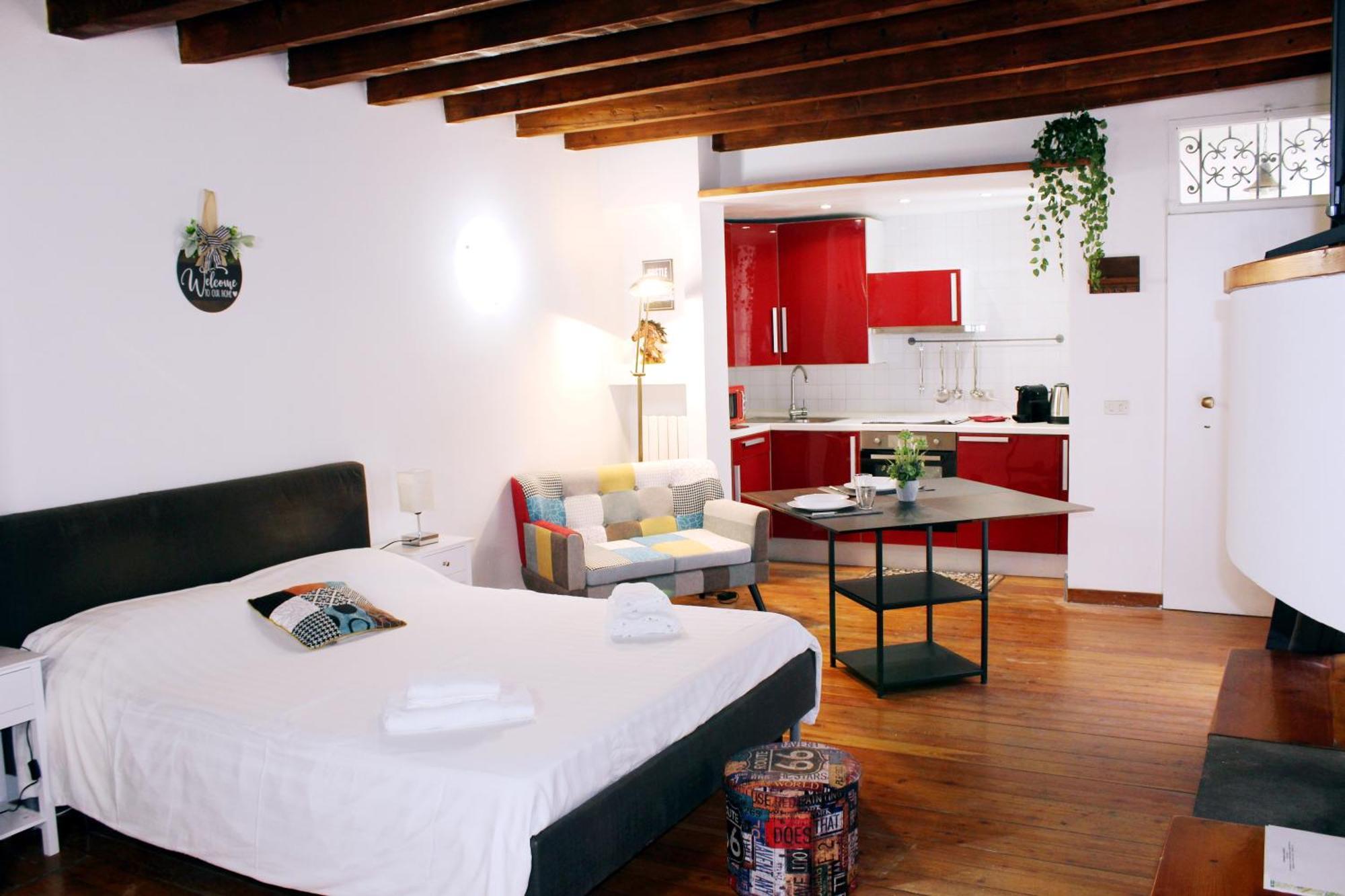 Hbhall Navigli 2 Apartment Milan Bagian luar foto